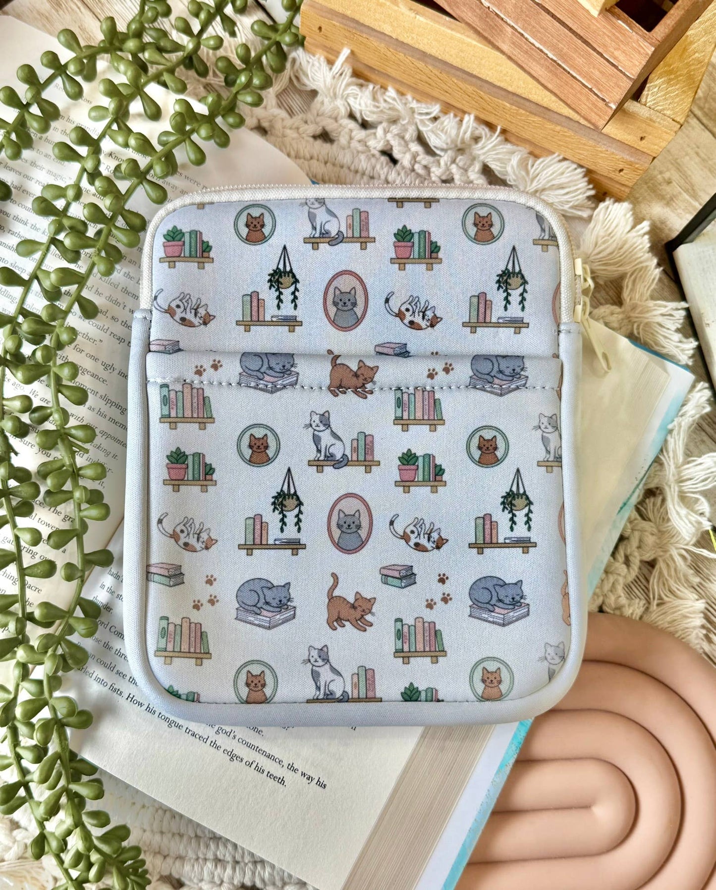 Reading Cat Kindle Sleeve