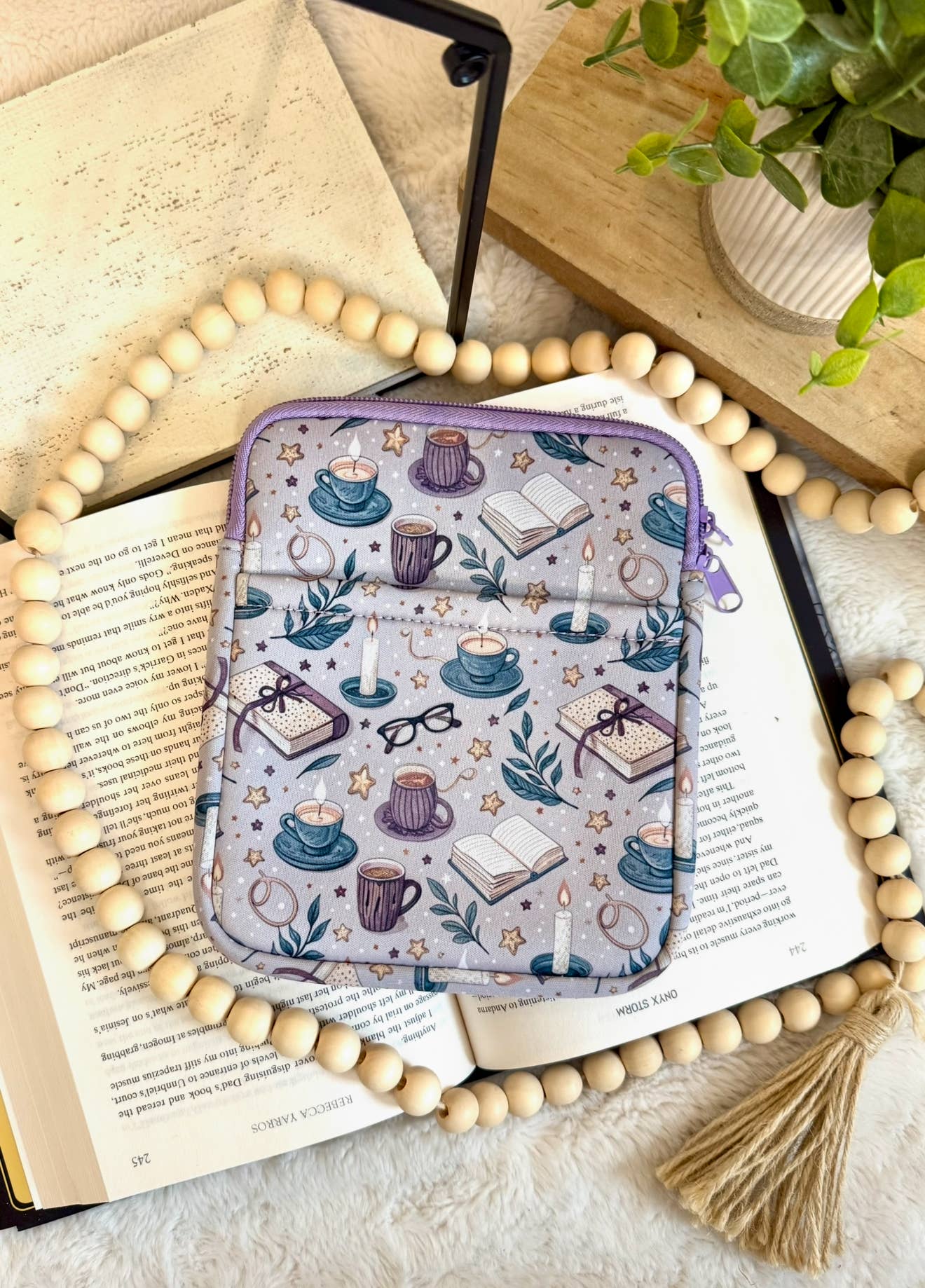 Reading Kindle Sleeve