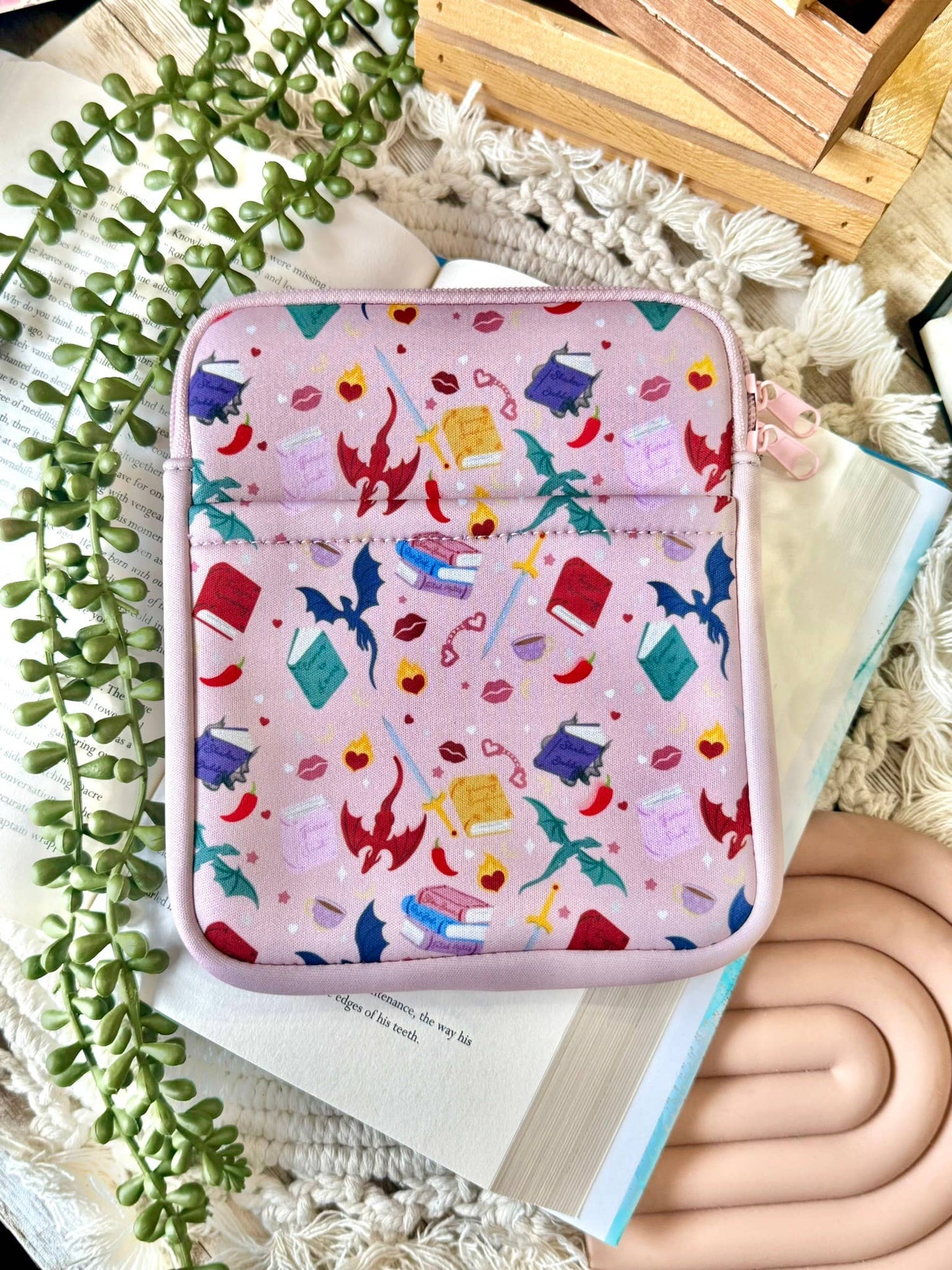 Dragon Kindle Sleeve
